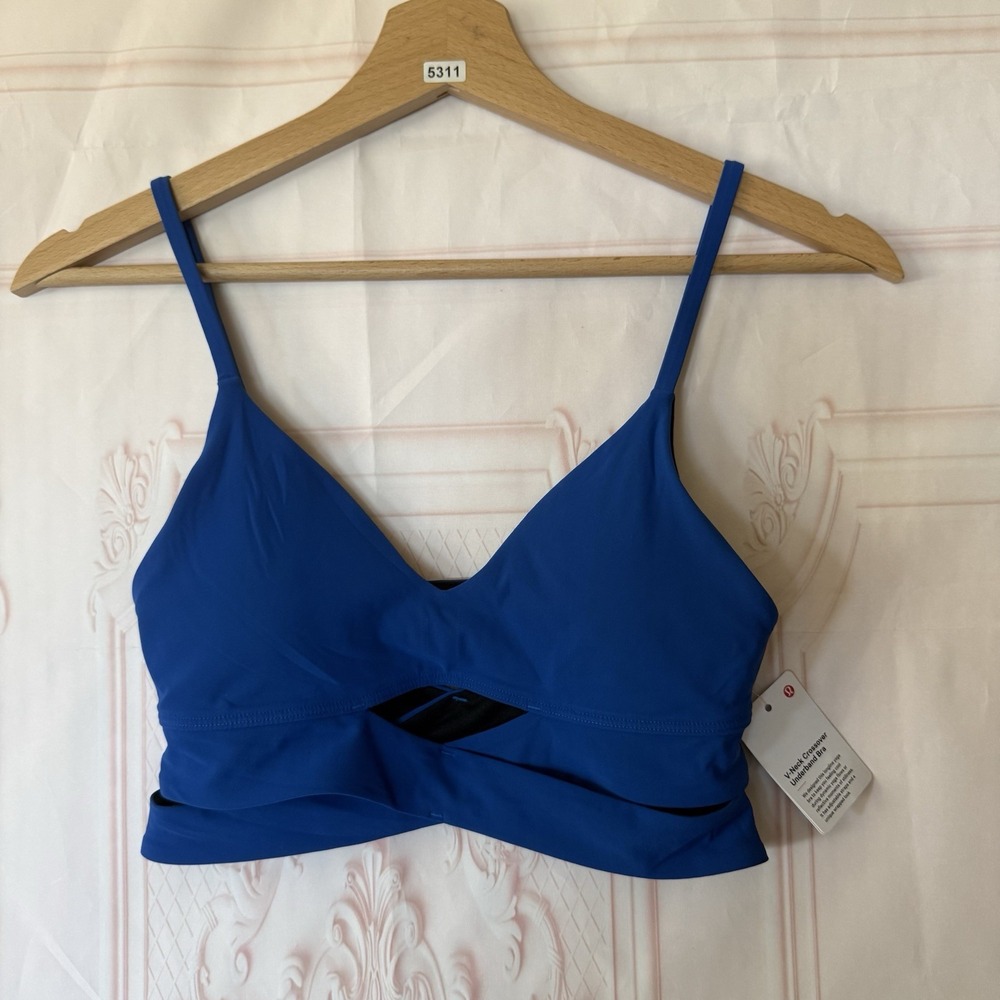 NWT Lululemon V Neck Crossover Underband Bra Size 4 SYMB $68 Blue